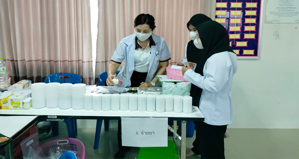 โครงการพัฒนาทักษะการฝึกปฏิบัติการแพทย์แผนไทยประยุกต์สู่ชุมชน ณ องค์การบริหารส่วนตำบลท่าศาลา และเทศบาลตำบลท่าศาลา จ.นครศรีธรรมราช