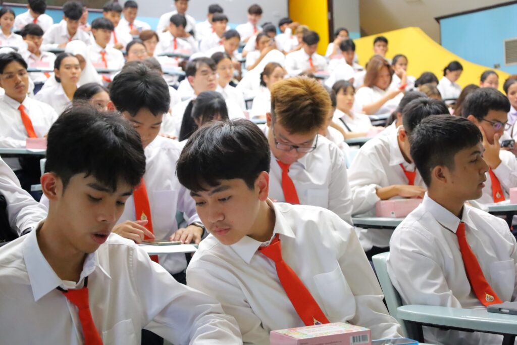 กิจกรรมนักศึกษาใหม่พบคณบดีและผู้บริหารสำนักวิชาแพทยศาสตร์