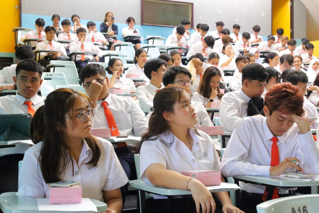 กิจกรรมนักศึกษาใหม่พบคณบดีและผู้บริหารสำนักวิชาแพทยศาสตร์