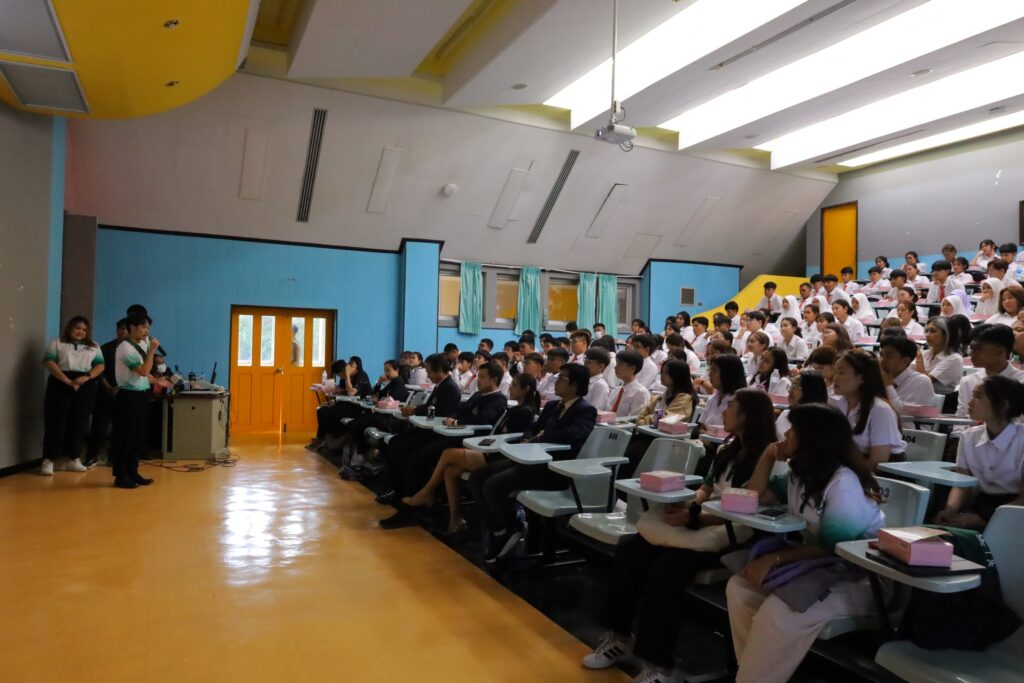 กิจกรรมนักศึกษาใหม่พบคณบดีและผู้บริหารสำนักวิชาแพทยศาสตร์