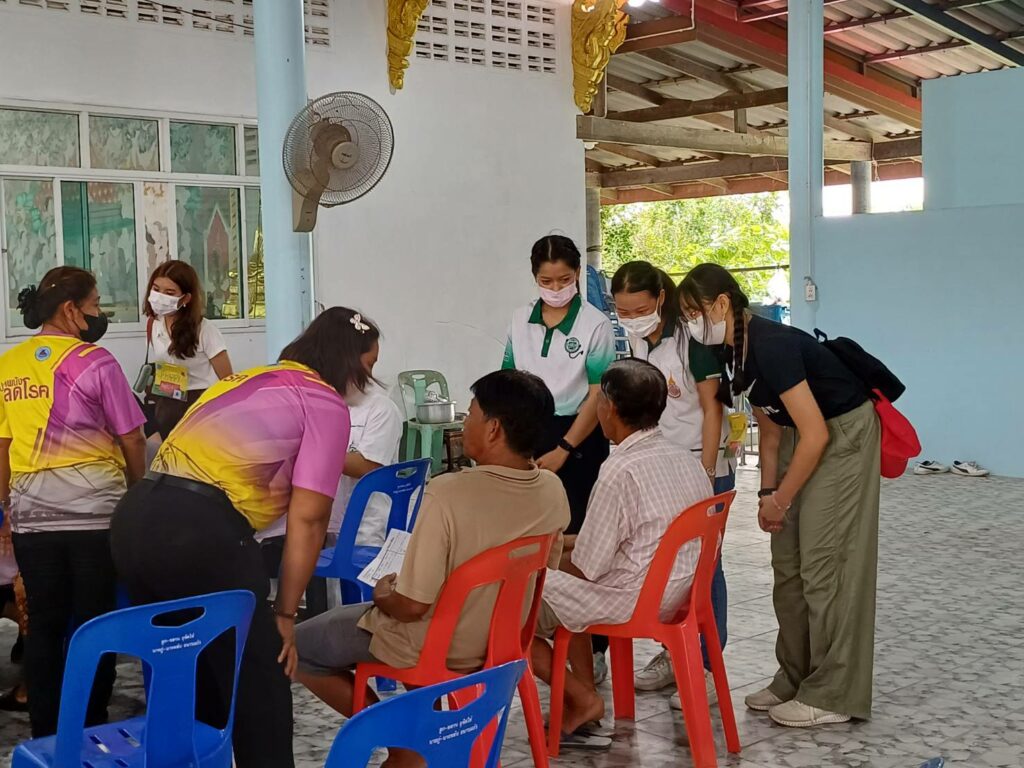 นักศึกษาแพทย์ ม.วลัยลักษณ์ เข้าร่วมโครงการค่ายอาสาเพื่อสาธารณประโยชน์ต่อสังคมและชุมชน จังหวัดนครศรีธรรมราช