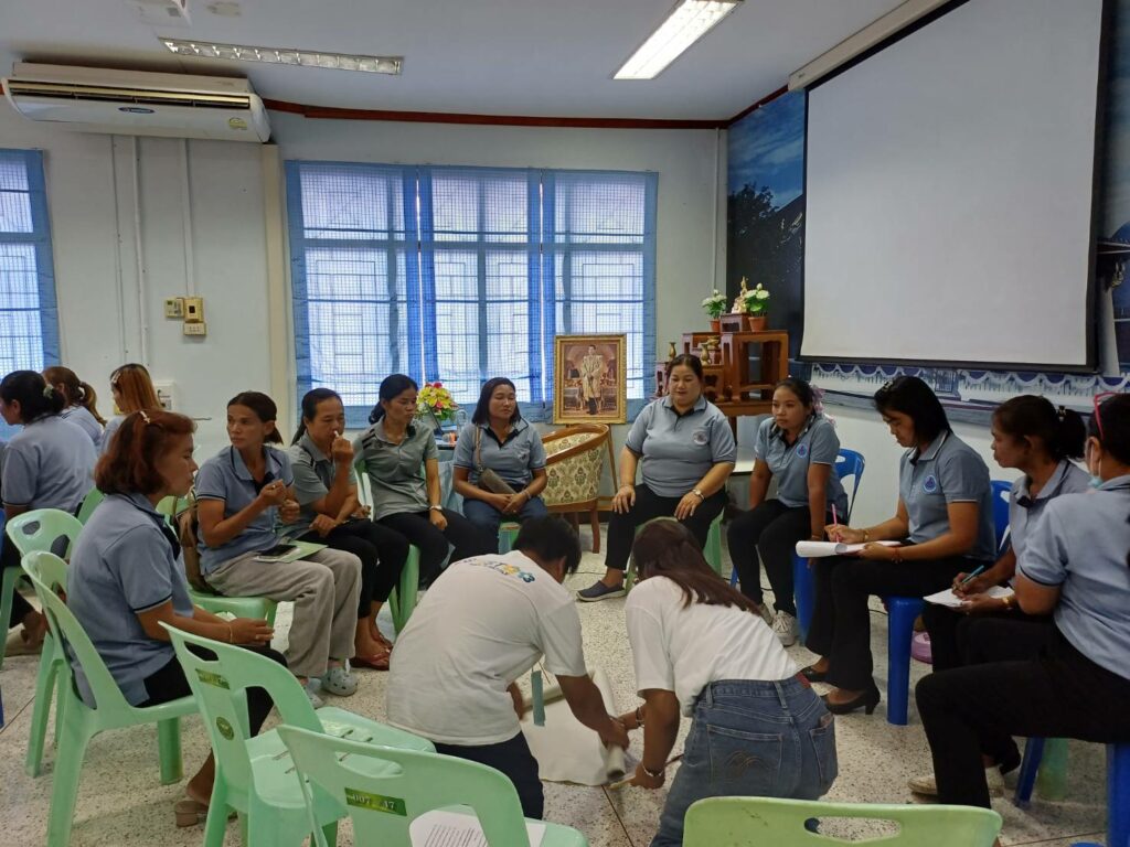 สำนักวิชาแพทยศาสตร์ มวล. ร่วมกับ สสอ.นบพิตำ และ รพ.สต.บ้านตลาดโรงเหล็ก จัดโครงการส่งเสริมสุขภาพให้แก่ อสม.