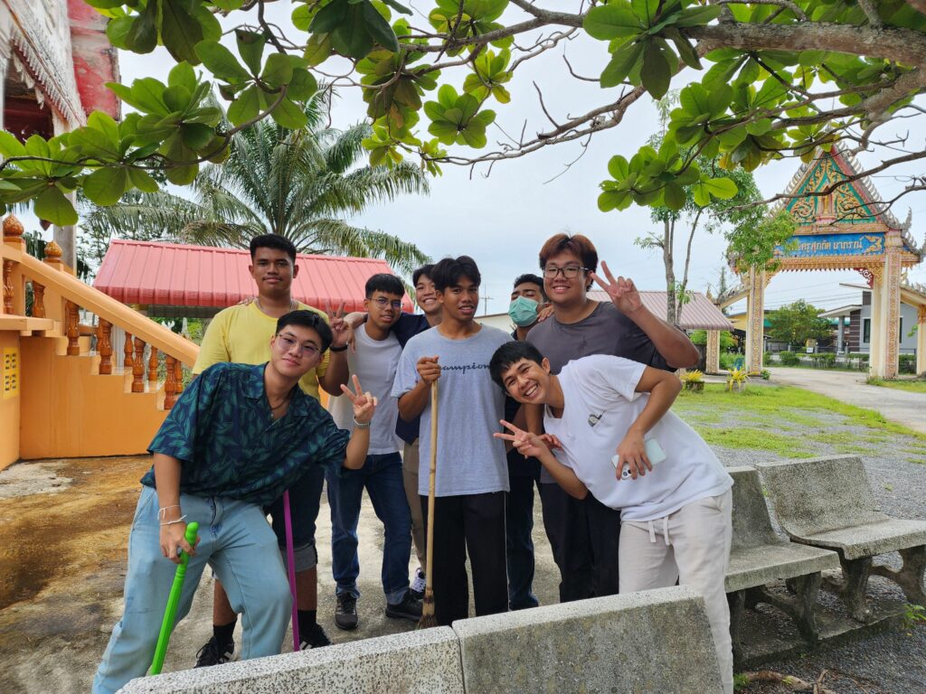 สำนักวิชาแพทยศาสตร์ มหาวิทยาลัยวลัยลักษณ์ จัดโครงการเสริมทักษะการทำนุบำรุงศิลปวัฒนธรรม ประจำปีการศึกษา 2567 ณ วัดนางตรา และ มัสยิดท่าสูงบน จังหวัดนครศรีธรรมราช