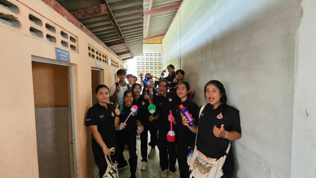 สำนักวิชาแพทยศาสตร์ มหาวิทยาลัยวลัยลักษณ์ จัดโครงการเสริมทักษะการทำนุบำรุงศิลปวัฒนธรรม ประจำปีการศึกษา 2567 ณ วัดนางตรา และ มัสยิดท่าสูงบน จังหวัดนครศรีธรรมราช