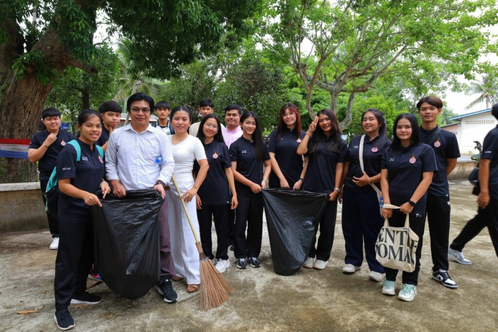 สำนักวิชาแพทยศาสตร์ มหาวิทยาลัยวลัยลักษณ์ จัดโครงการเสริมทักษะการทำนุบำรุงศิลปวัฒนธรรม ประจำปีการศึกษา 2567 ณ วัดนางตรา และ มัสยิดท่าสูงบน จังหวัดนครศรีธรรมราช