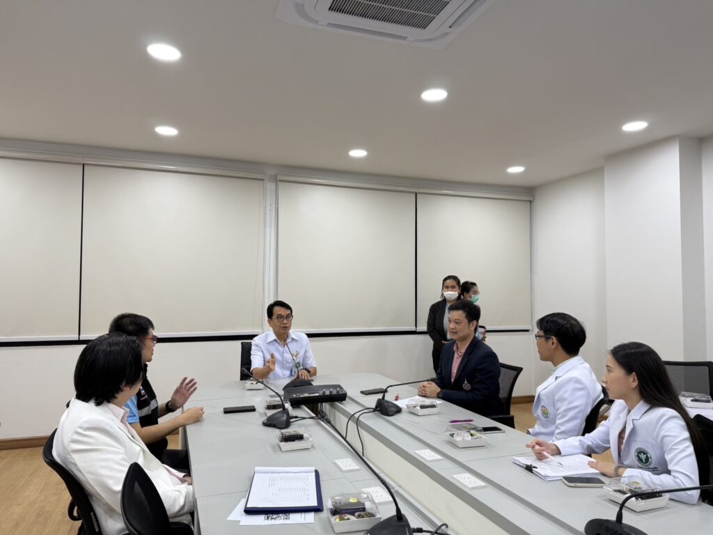 การเยี่ยมบัณฑิตแพทย์รุ่นที่ 11 และการประเมินบัณฑิตจากผู้ใช้บัณฑิต ณ โรงพยาบาลทุ่งสง และโรงพยาบาลมหาราชนครศรีธรรมราช