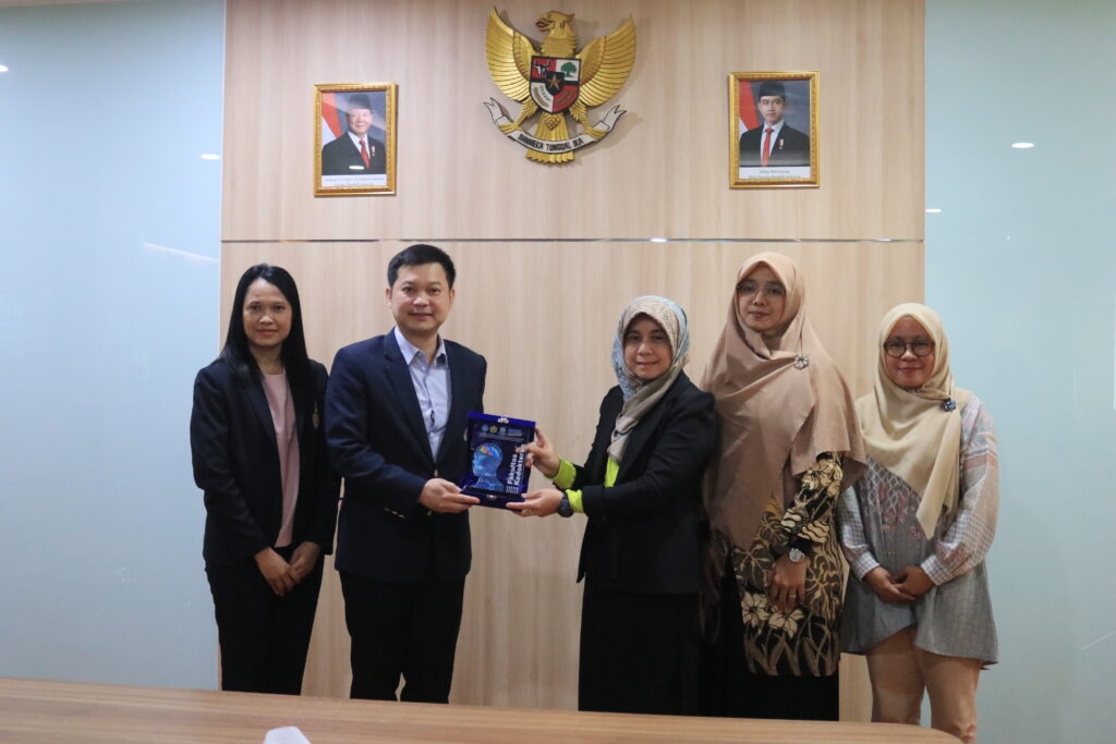 Faculty of Medicine and the Center of Excellence in Tropical Pathobiology Establish Academic and Research Collaboration in Indonesia
