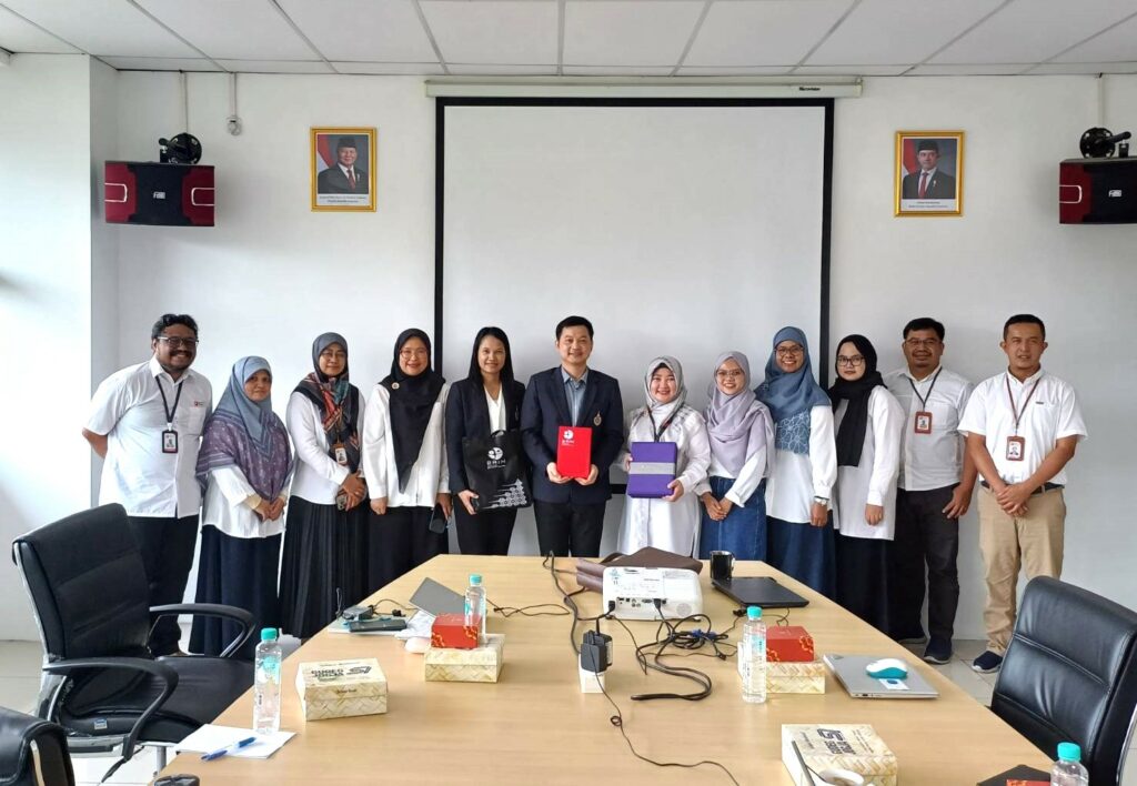 Faculty of Medicine and the Center of Excellence in Tropical Pathobiology Establish Academic and Research Collaboration in Indonesia