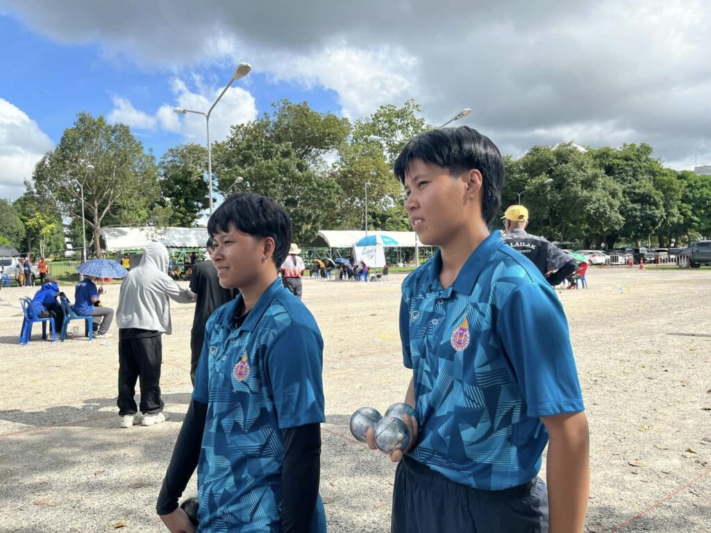 นักศึกษาหลักสูตรวิทยาศาสตร์การกีฬาและการออกกำลังกาย เข้าร่วมการแข่งขันกีฬาเปตองประเภทหญิงคู่ ในการแข่งขันกีฬามหาวิทยาลัยแห่งประเทศไทย ครั้งที่ 50 (รอบคัดเลือกเขตภาคใต้) ณ มหาวิทยาลัยสงขลานครินทร์ วิทยาเขตหาดใหญ่