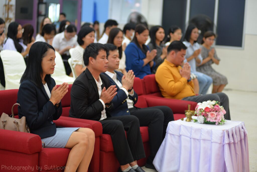 Medical students, dental students, and staff from Walailak University organized a merit-making ceremony for the cadavers for the year 2024.