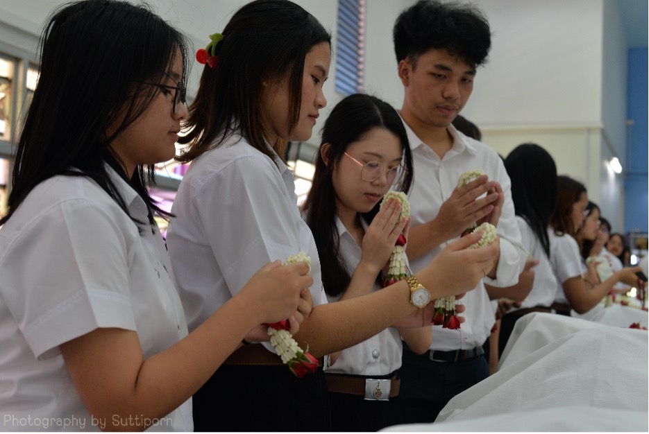 Medical students, dental students, and staff from Walailak University organized a merit-making ceremony for the cadavers for the year 2024.