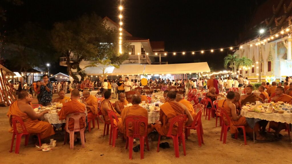 สำนักวิชาแพทยศาสตร์ ม.วลัยลักษณ์ ร่วมสืบสานประเพณีทำบุญให้ทานไฟ ประจำปี 2568