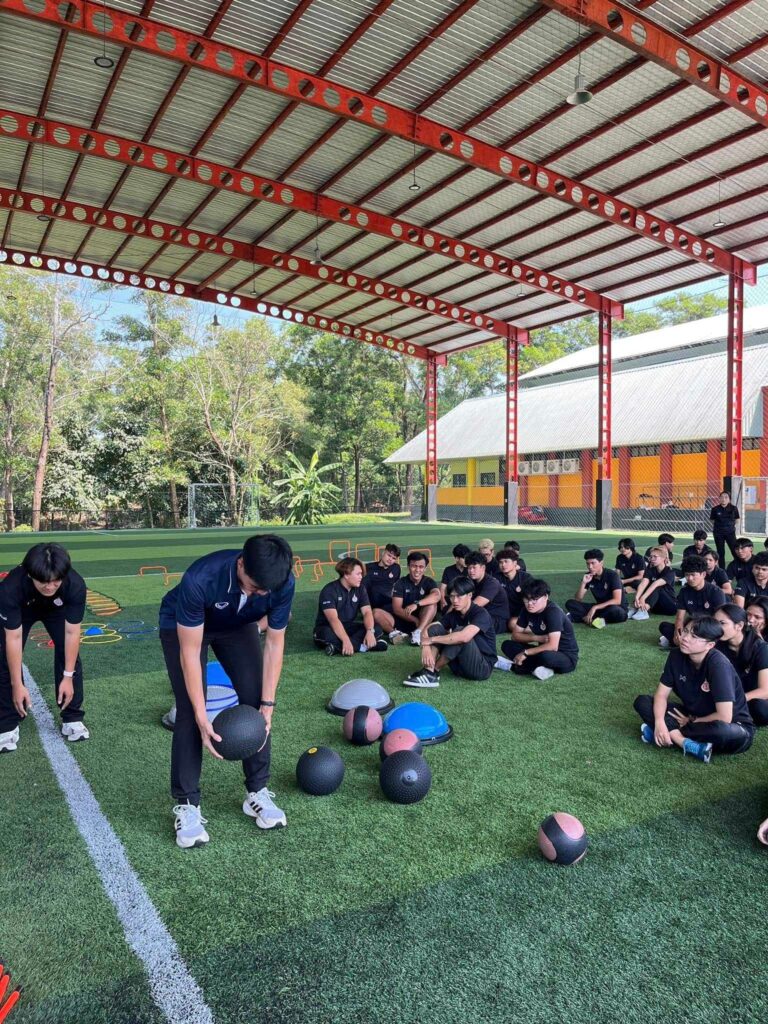โครงการเสริมทักษะวิชาชีพของนักศึกษาหลักสูตรวิทยาศาสตรบัณฑิต สาขาวิทยาศาสตร์การกีฬาและการออกกำลังกาย พัฒนาศักยภาพด้านการจัดโปรแกรมการฝึกซ้อมสำหรับนักกีฬาเพื่อการแข่งขัน
