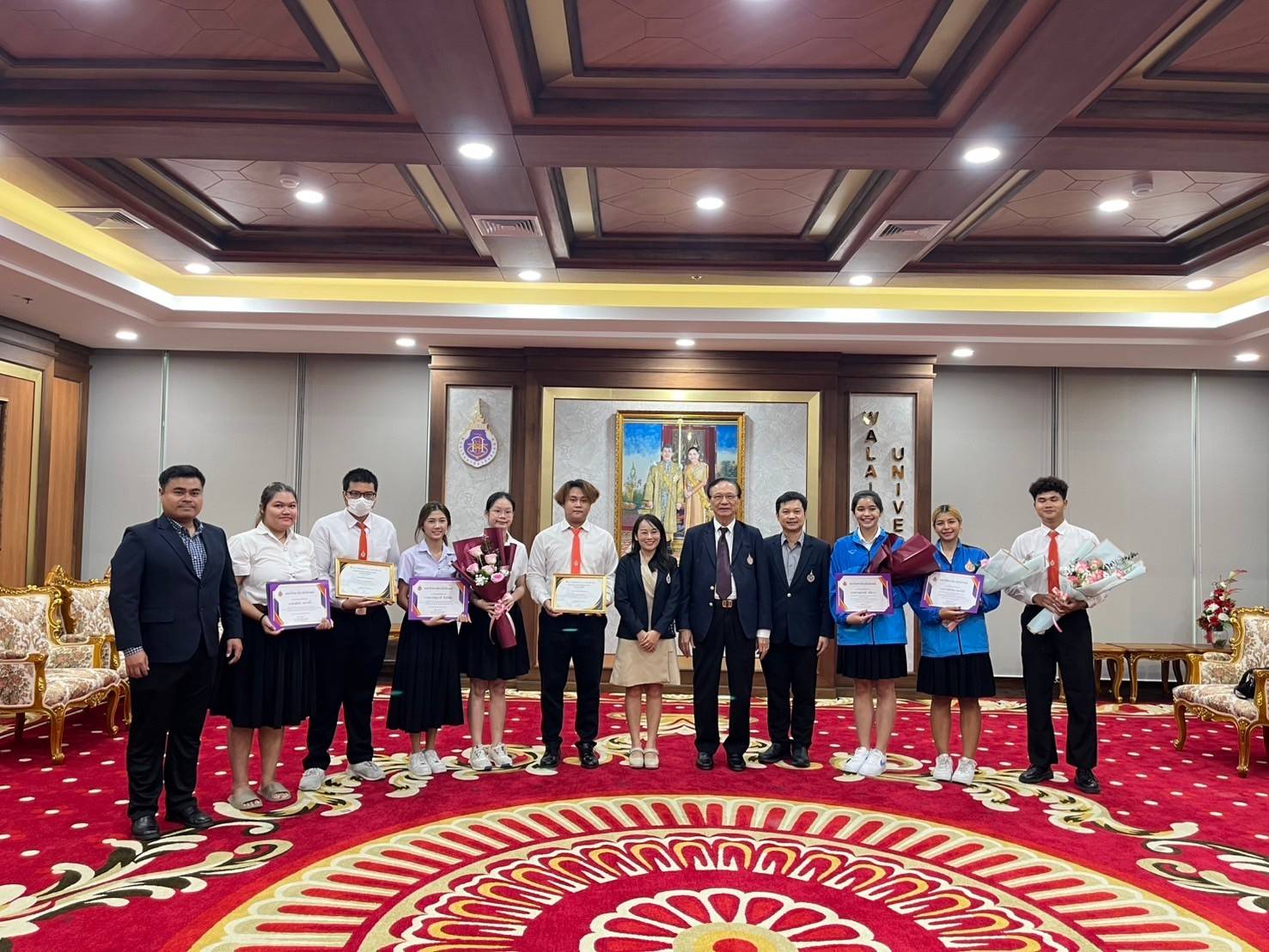 นักศึกษาสาขาวิชาวิทยาศาสตร์การกีฬาและการออกกำลังกาย ได้รับรางวัลในการนำเสนอผลงานวิชาการด้านการวิจัยทางวิทยาศาสตร์การกีฬาและการออกกำลังกาย ในงานกีฬาเครือข่ายวิทยาศาตร์การกีฬาสัมพันธ์ ครั้งที่ 23 'ราชาวดีเกมส์'