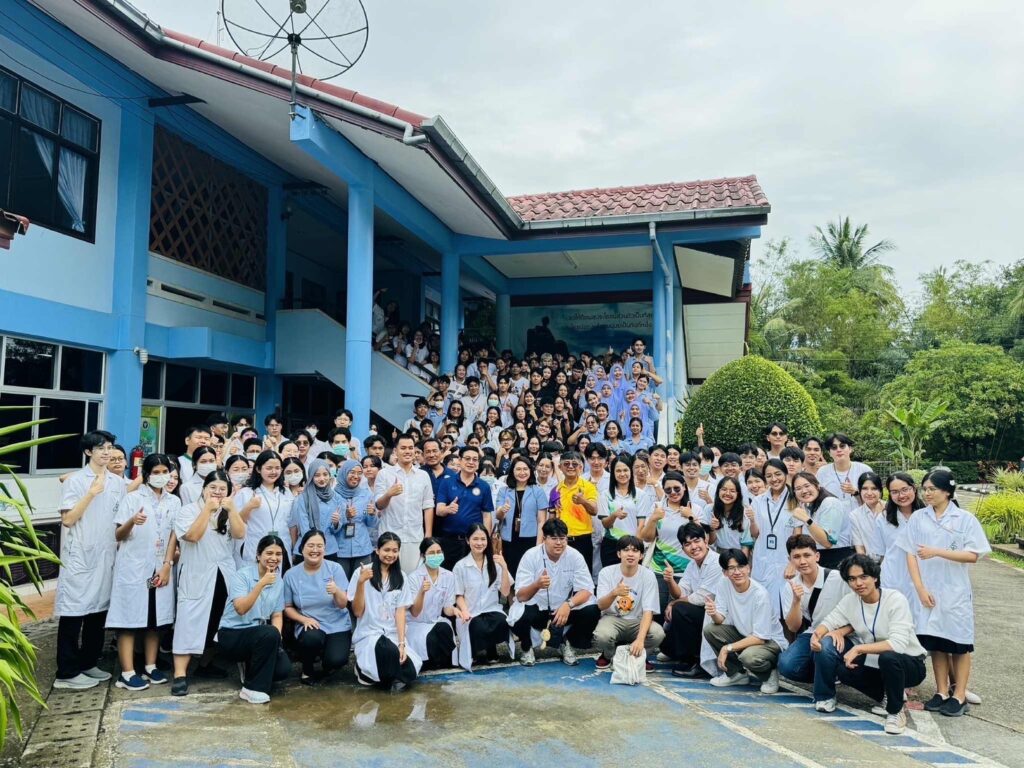 นักศึกษาสำนักวิชาแพทยศาสตร์ เข้าร่วม “โครงการค่ายอาสาเพื่อสาธารณประโยชน์ต่อสังคมและชุมชน”