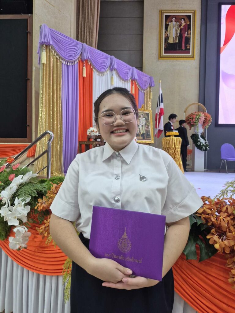 นักศึกษาแพทย์รับรางวัล “นักศึกษาดีเด่น ด้านจิตอาสาบำเพ็ญประโยชน์”