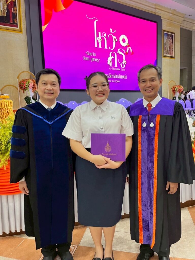 นักศึกษาแพทย์รับรางวัล “นักศึกษาดีเด่น ด้านจิตอาสาบำเพ็ญประโยชน์”