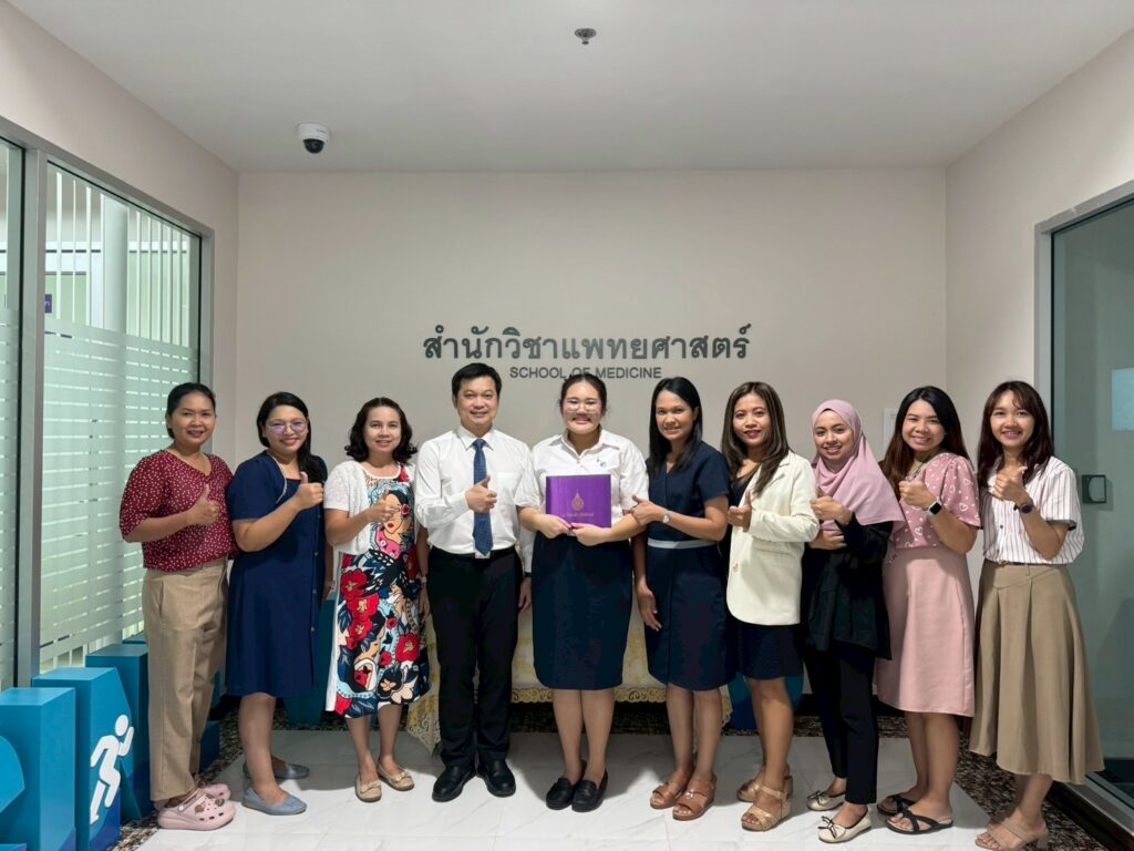 นักศึกษาแพทย์รับรางวัล “นักศึกษาดีเด่น ด้านจิตอาสาบำเพ็ญประโยชน์”
