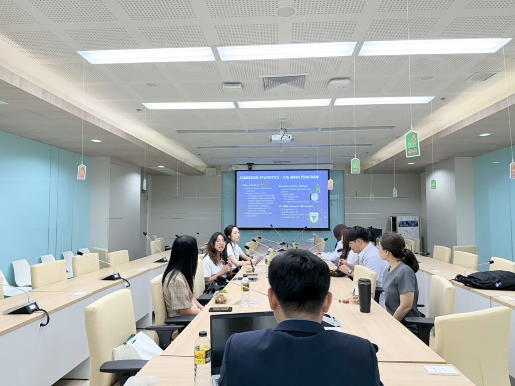 กิจกรรม Noon Meeting เสริมทักษะการศึกษาวิชาเลือกนักศึกษาแพทย์จากมหาวิทยาลัย Zhejiang University ประเทศจีน