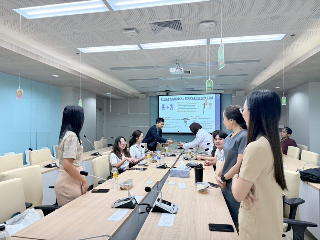 กิจกรรม Noon Meeting เสริมทักษะการศึกษาวิชาเลือกนักศึกษาแพทย์จากมหาวิทยาลัย Zhejiang University ประเทศจีน