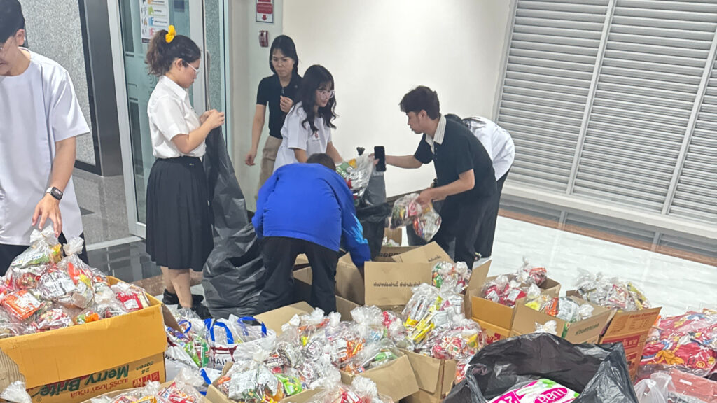 สโมสรนักศึกษาสำนักวิชาแพทยศาสตร์ SMDWU ร่วมใจช่วยผู้ประสบภัยน้ำท่วมใต้