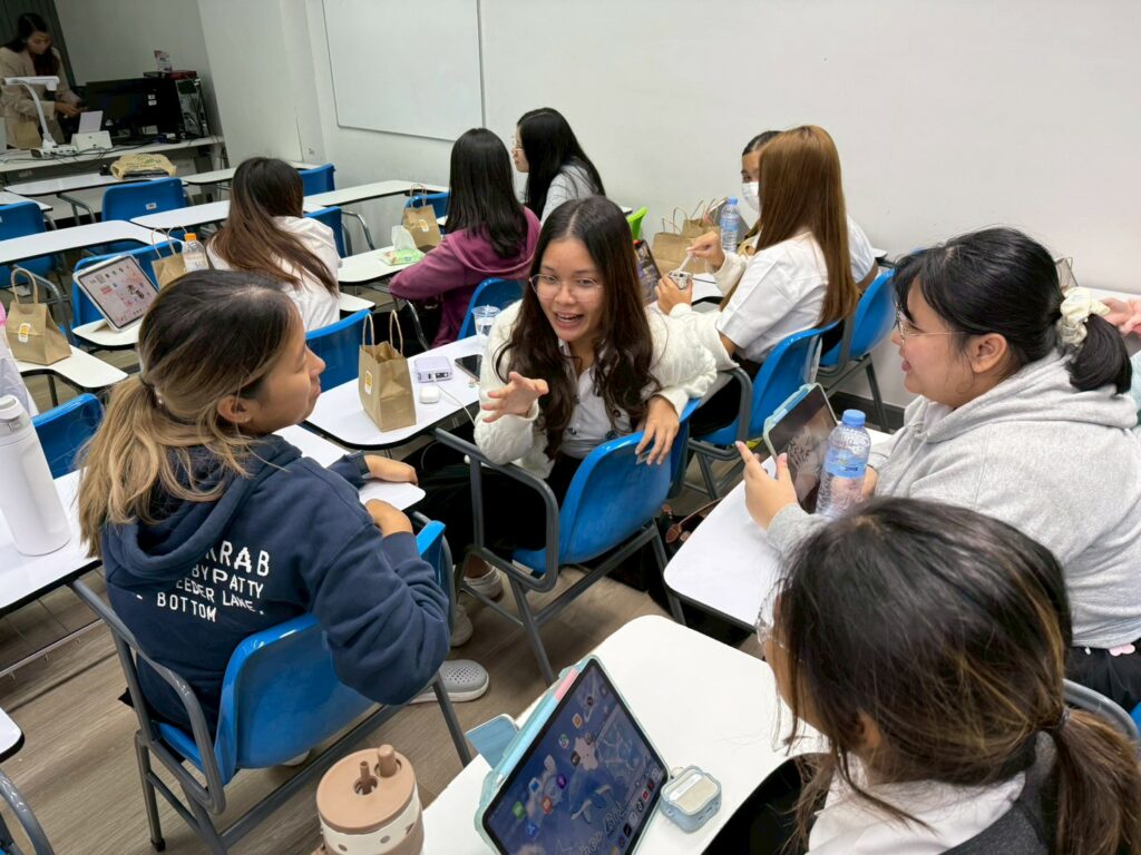 กิจกรรมพัฒนาบุคลิกภาพและการสื่อสารอย่างมืออาชีพ สำหรับนักศึกษาแพทยศาสตร์ แพทย์แผนไทยประยุกต์ และวิทยาศาสตร์การกีฬา มหาวิทยาลัยวลัยลักษณ์ โดยวิทยากรผู้เชี่ยวชาญ ส่งเสริมทักษะสื่อสารเชิงบวก ความมั่นใจ และภาวะผู้นำ