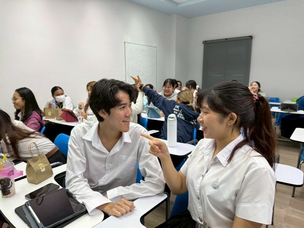 กิจกรรมพัฒนาบุคลิกภาพและการสื่อสารอย่างมืออาชีพ สำหรับนักศึกษาแพทยศาสตร์ แพทย์แผนไทยประยุกต์ และวิทยาศาสตร์การกีฬา มหาวิทยาลัยวลัยลักษณ์ โดยวิทยากรผู้เชี่ยวชาญ ส่งเสริมทักษะสื่อสารเชิงบวก ความมั่นใจ และภาวะผู้นำ