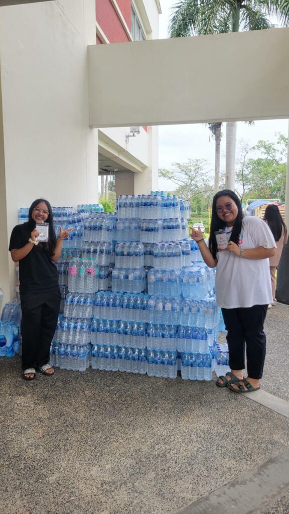 สำนักวิชาแพทยศาสตร์ มอบสิ่งของช่วยเหลือผู้ประสบอุทกภัย อ.หาดใหญ่ จ.สงขลา