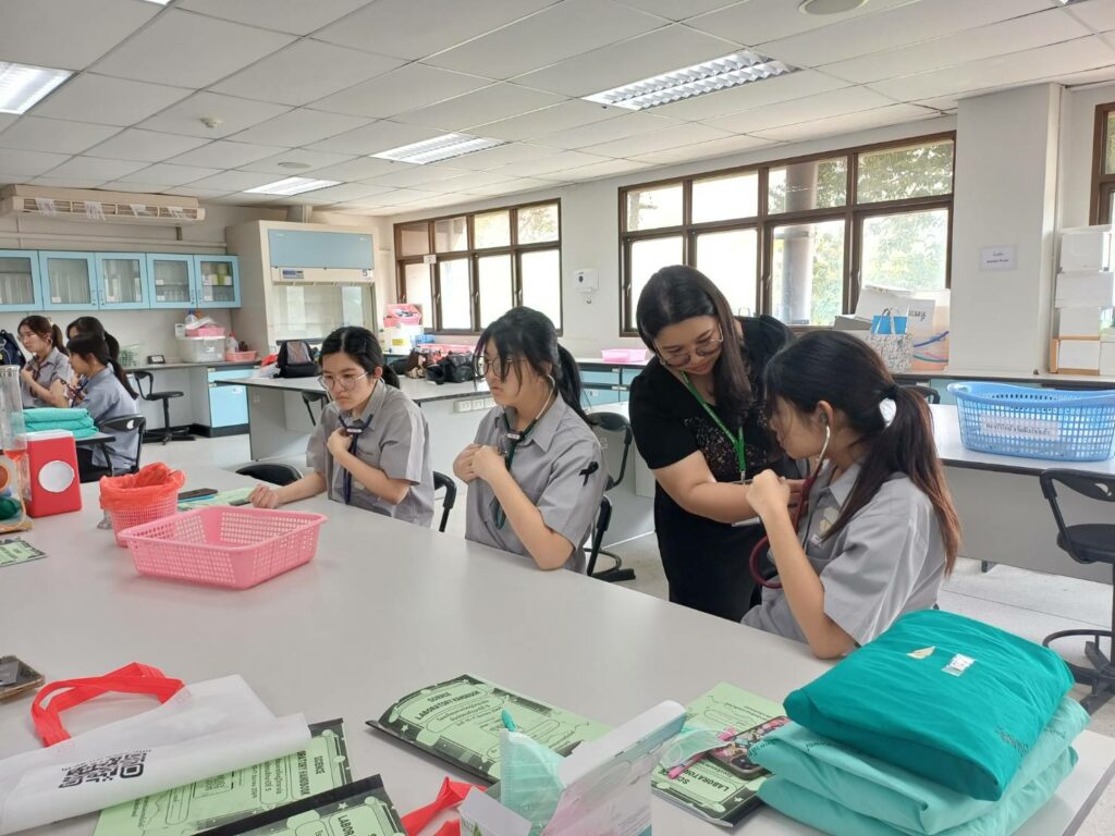 สำนักวิชาแพทยศาสตร์ จัดค่าย “SMD Doctor Camp” : เปิดประสบการณ์ทักษะทางการแพทย์