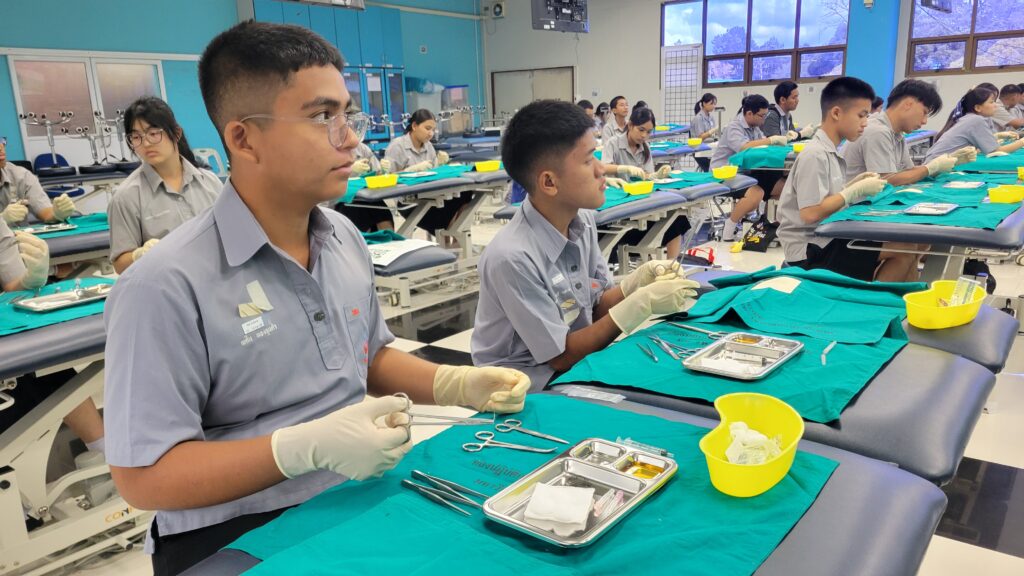 สำนักวิชาแพทยศาสตร์ จัดค่าย “SMD Doctor Camp” : เปิดประสบการณ์ทักษะทางการแพทย์