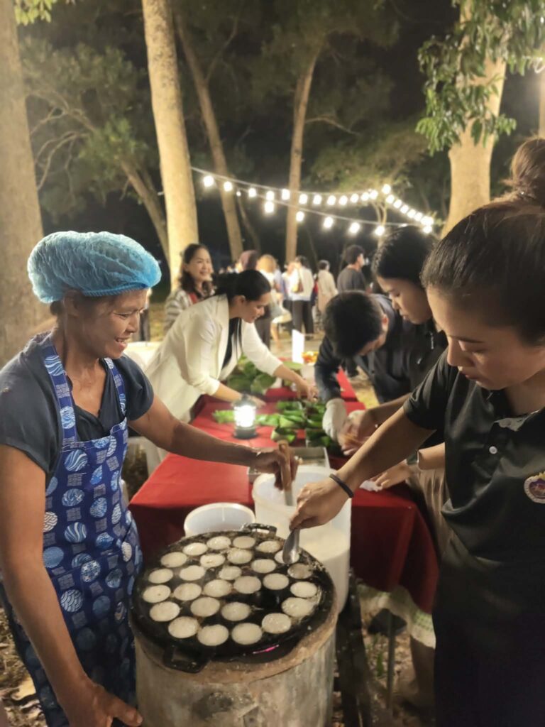 สำนักวิชาแพทยศาสตร์ ม.วลัยลักษณ์ ร่วมจัดซุ้มอาหารในงานทำบุญให้ทานไฟ ประจำปี 2568