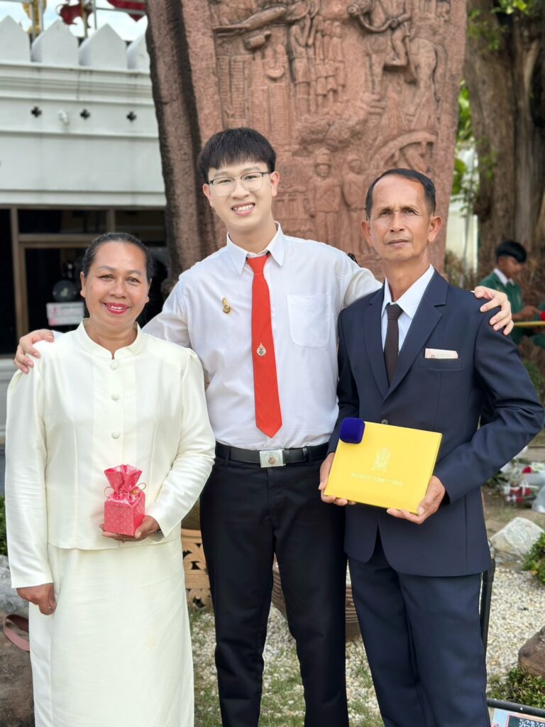 นศพ.กฤษณพงศ์ แก้วเมือง เข้ารับรางวัลพระราชทาน ระดับอุดมศึกษา ประจำปีการศึกษา 2567