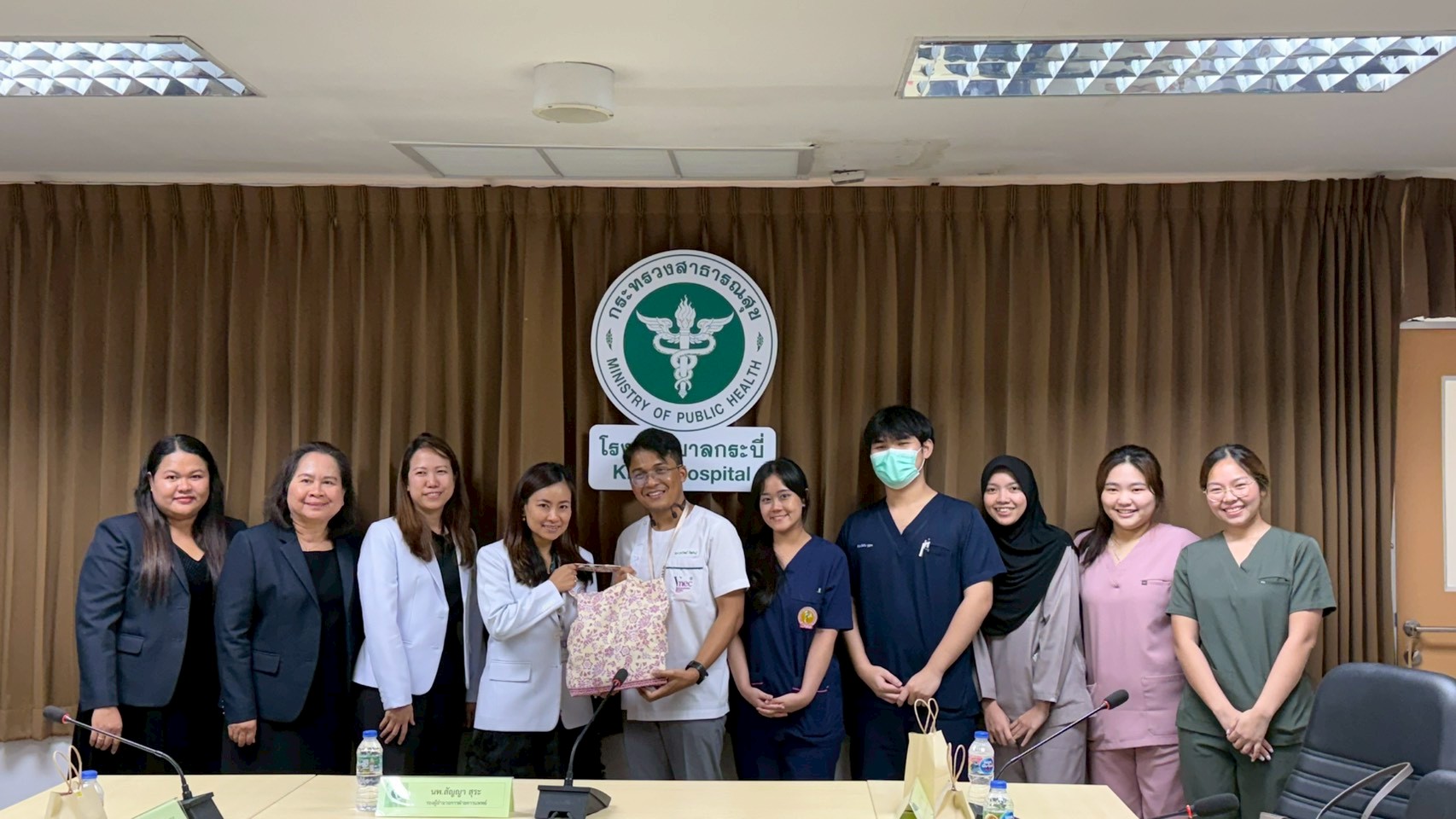 สำนักวิชาแพทยศาสตร์ มหาวิทยาลัยวลัยลักษณ์ ตรวจเยี่ยมบัณฑิตแพทย์ ณ โรงพยาบาลกระบี่