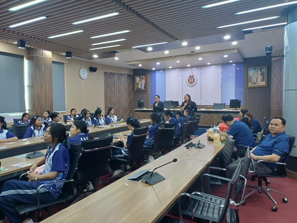 สำนักวิชาแพทยศาสตร์ แนะแนวหลักสูตรแก่นักเรียนโรงเรียนสภาราชินี จังหวัดตรัง