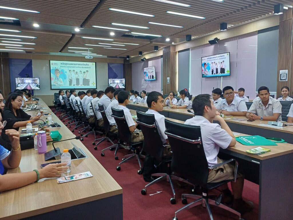 สำนักวิชาแพทยศาสตร์ แนะนำหลักสูตรแก่นักเรียน SMTE โรงเรียนกัลยาณีศรีธรรมราช