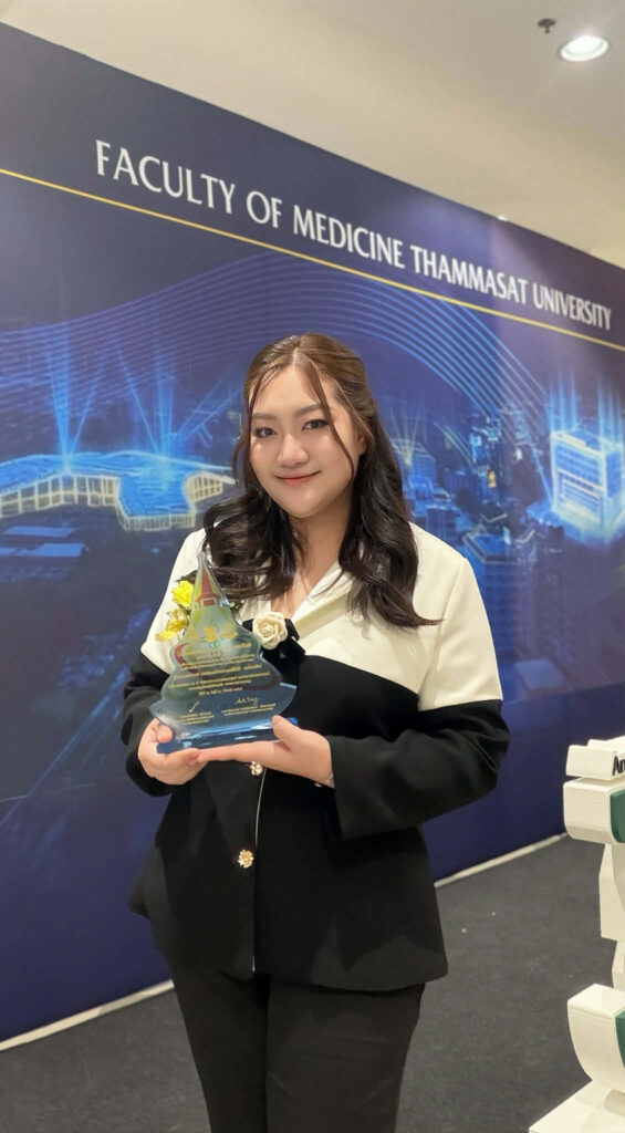 ขอแสดงความยินดีกับ ผศ.ทัศนีย์ องคธนทรัพย์ ในโอกาสได้รับรางวัล "ศิษย์เก่าแพทย์ธรรมศาสตร์ดีเด่น" ประจำปี 2569