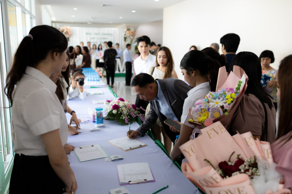 พิธีมอบเสื้อกาวน์ นักศึกษาแพทย์ชั้นปีที่ 3 ปีการศึกษา 2568