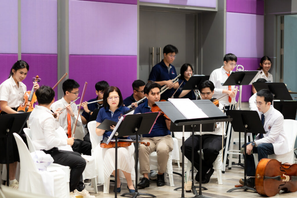 พิธีมอบเสื้อกาวน์ นักศึกษาแพทย์ชั้นปีที่ 3 ปีการศึกษา 2568