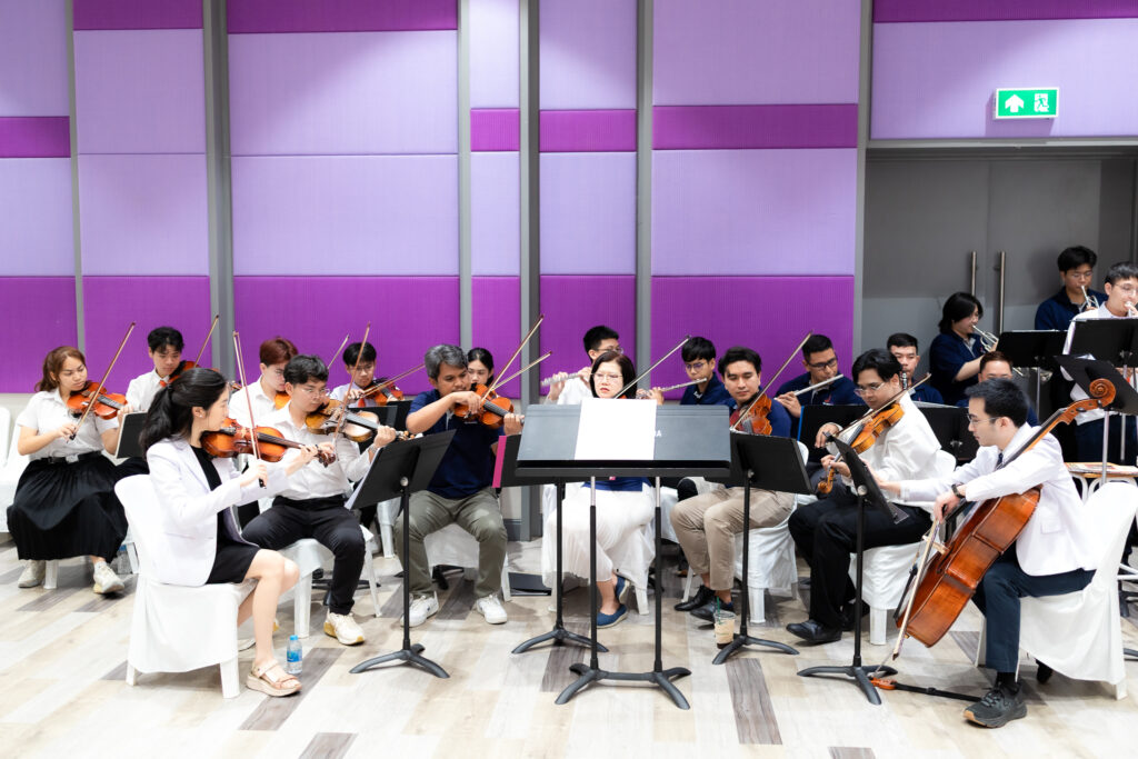 พิธีมอบเสื้อกาวน์ นักศึกษาแพทย์ชั้นปีที่ 3 ปีการศึกษา 2568