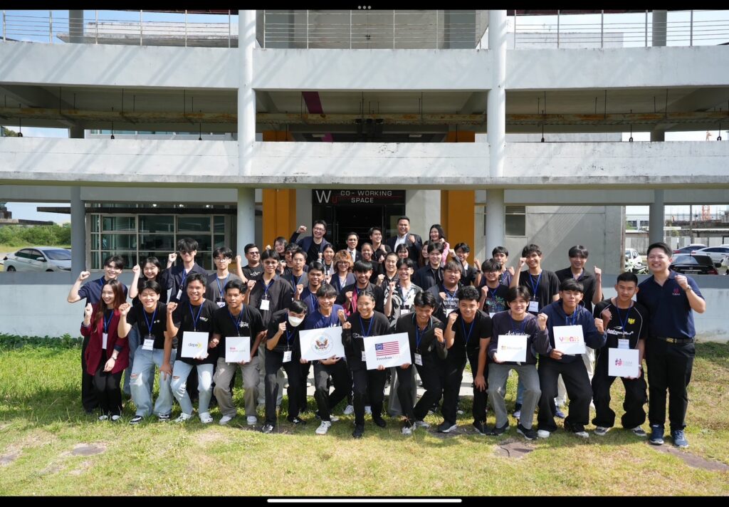 นักศึกษาแพทย์วลัยลักษณ์ ผนึกกำลังทีมเยาวชนคว้ารางวัลชนะเลิศ AI-Preneur ภาคใต้จากผลงาน SyncSpirit AI