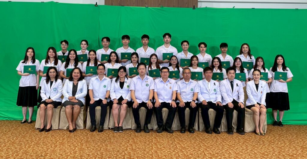 พิธีมอบสัมฤทธิบัตรและปัจฉิมนิเทศบัณฑิตแพทย์ โครงการผลิตแพทย์เพื่อชาวชนบท ประจำปีการศึกษา 2568 กระทรวงสาธารณสุข