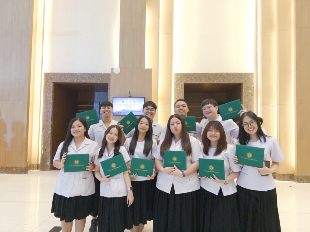 {"tint":0,"temperature":5500}พิธีมอบสัมฤทธิบัตรและปัจฉิมนิเทศบัณฑิตแพทย์ โครงการผลิตแพทย์เพื่อชาวชนบท ประจำปีการศึกษา 2568 กระทรวงสาธารณสุข