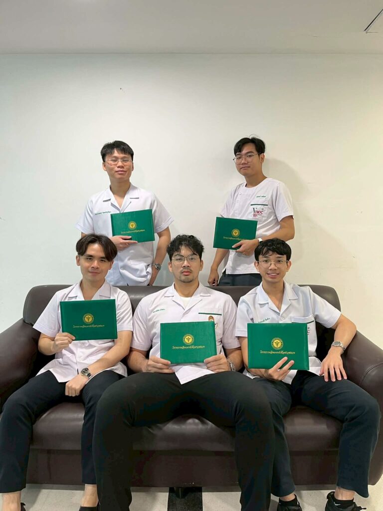 พิธีมอบสัมฤทธิบัตรและปัจฉิมนิเทศบัณฑิตแพทย์ โครงการผลิตแพทย์เพื่อชาวชนบท ประจำปีการศึกษา 2568 กระทรวงสาธารณสุข