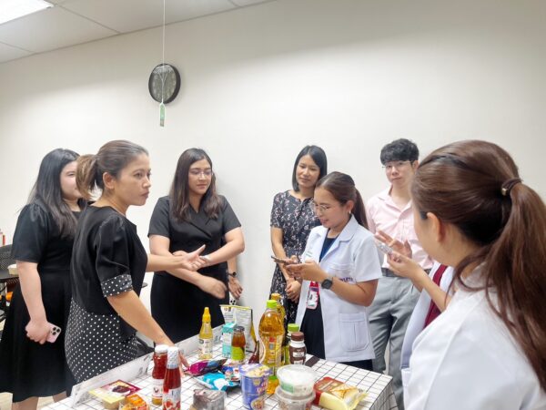 สำนักวิชาแพทยศาสตร์ มหาวิทยาลัยวลัยลักษณ์ จัดกิจกรรม “การอ่านฉลากโภชนาการ การนับคาร์บ และอาหารแลกเปลี่ยน”