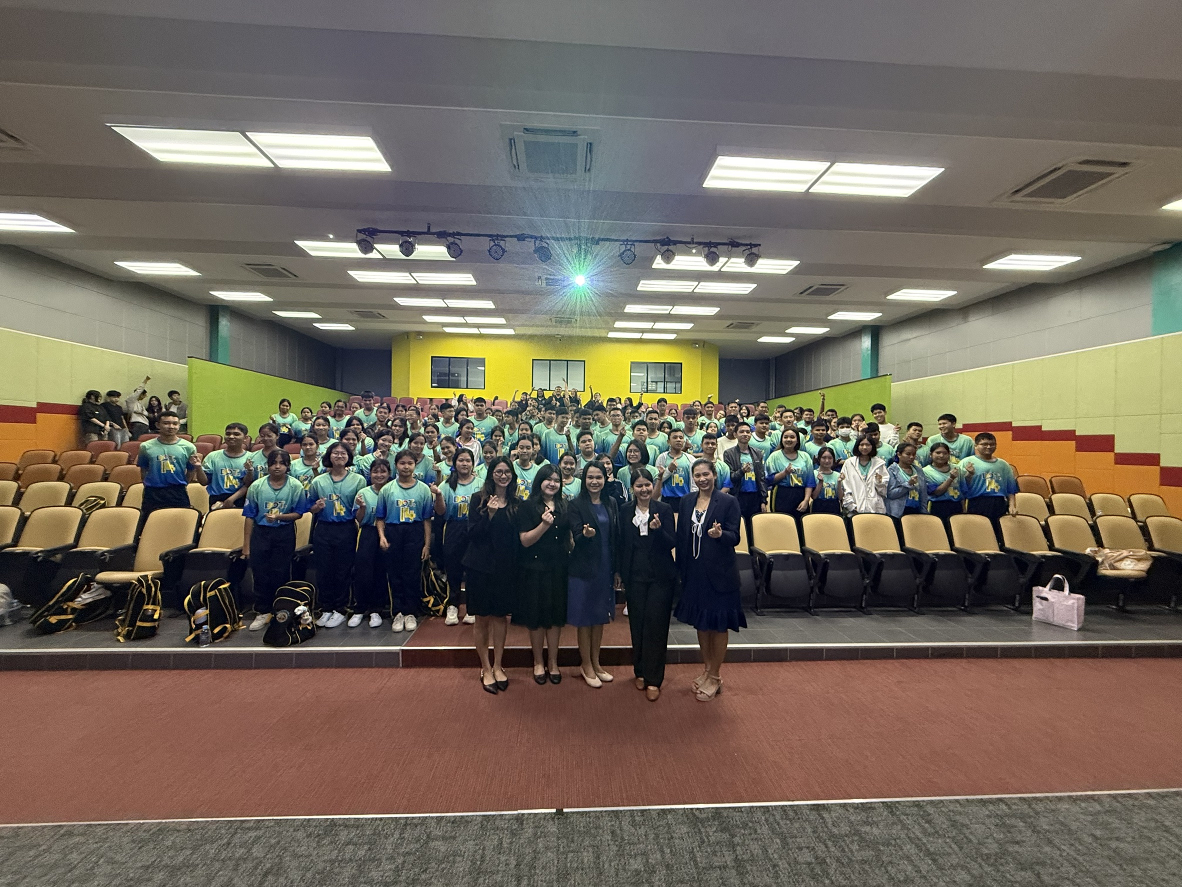 สำนักวิชาแพทยศาสตร์ แนะแนวการศึกษาต่อแก่นักเรียนโรงเรียนเทศบาล 2 (วัดกะพังสุรินทร์) จังหวัดตรัง