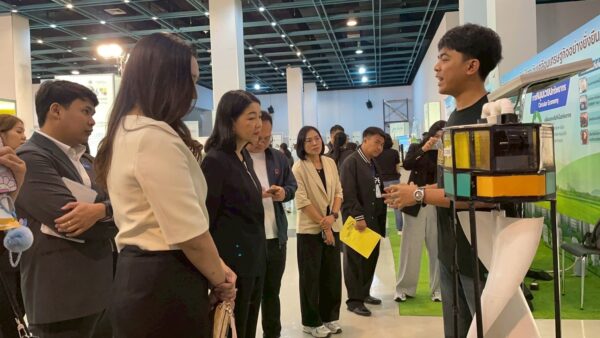 นักศึกษาแพทย์ ม.วลัยลักษณ์ นำเสนอผลงานนวัตกรรม “ECOBINE” ในงานประชุมวิชาการ สวทช. ประจำปี 2569
