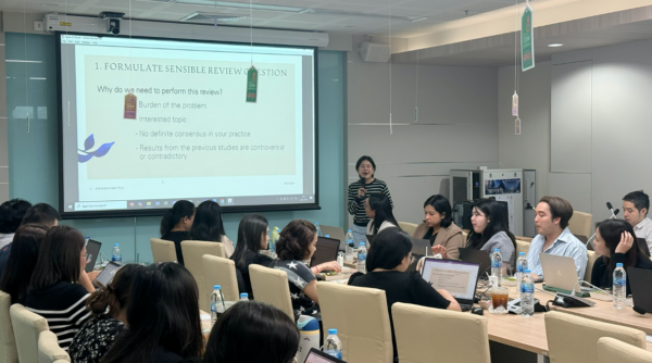 สำนักวิชาแพทยศาสตร์ จัดโครงการอบรมเชิงปฏิบัติการยกระดับศักยภาพนักวิจัย “การเขียนงานวิจัยโดยการทบทวนวรรณกรรม (Literature Review)”