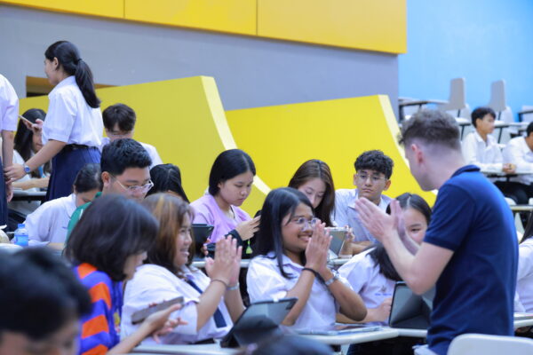 School of Medicine Organizes Wednesday Afternoon Activity “Pronunciation สุดปัง สไตล์ SMD” to Enhance English Pronunciation Skills among First-Year Students 