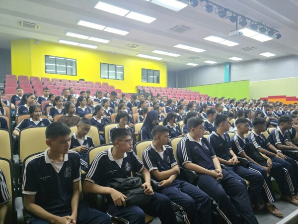 สำนักวิชาแพทยศาสตร์ ต้อนรับคณะครูและนักเรียนโรงเรียนกัลยาณีศรีธรรมราช "เจาะลึกทุกหลักสูตร ตอบทุกคำถามสู่เส้นทางวิชาชีพด้านสุขภาพ"