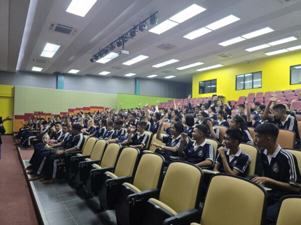 สำนักวิชาแพทยศาสตร์ ต้อนรับคณะครูและนักเรียนโรงเรียนกัลยาณีศรีธรรมราช "เจาะลึกทุกหลักสูตร ตอบทุกคำถามสู่เส้นทางวิชาชีพด้านสุขภาพ"